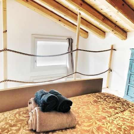 モンテ・イーゾラ Casa Barteei Bed & Breakfast エクステリア 写真