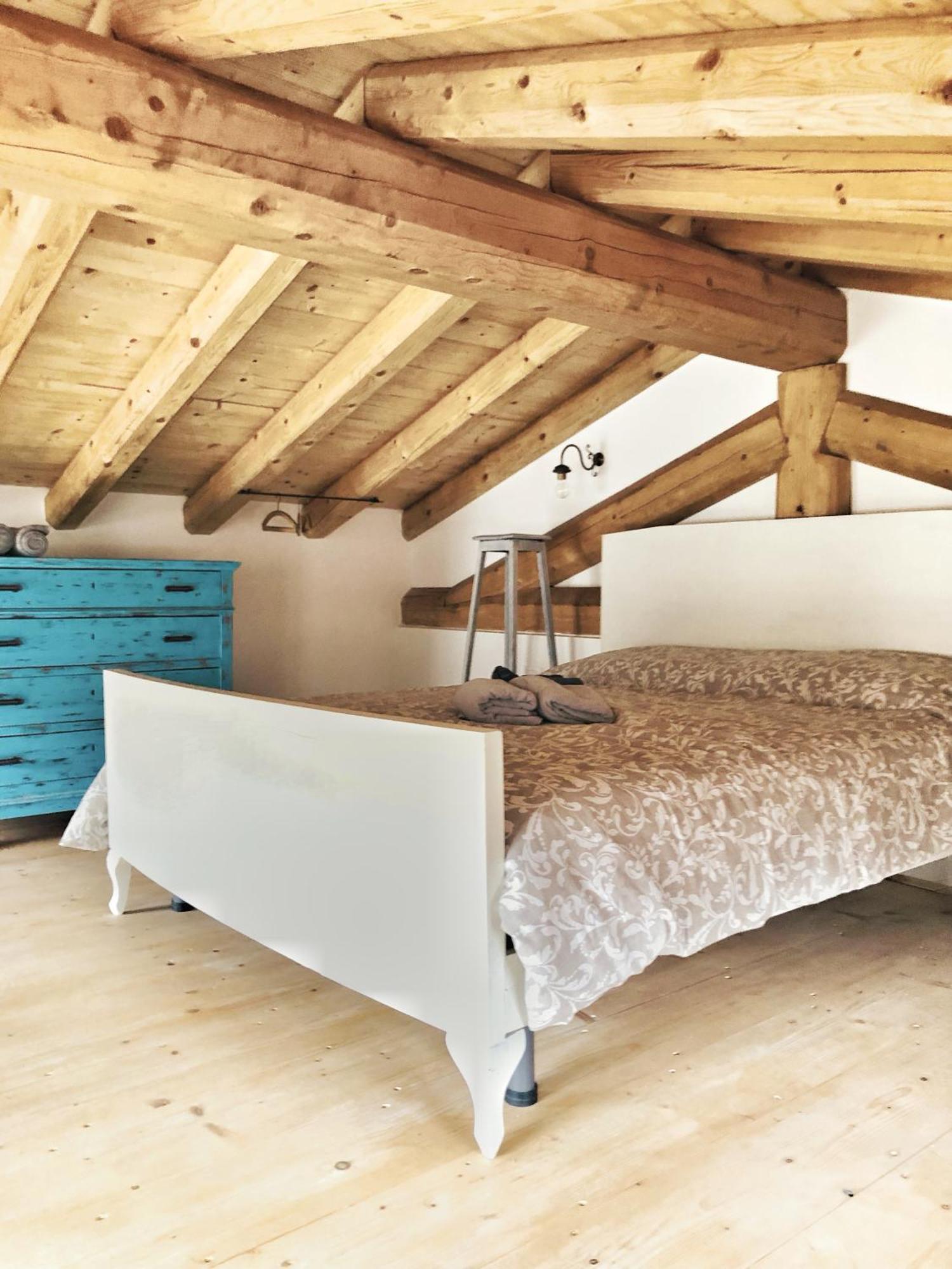モンテ・イーゾラ Casa Barteei Bed & Breakfast エクステリア 写真