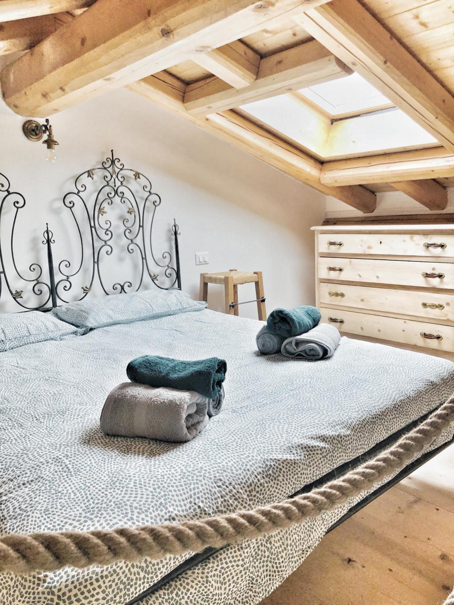 モンテ・イーゾラ Casa Barteei Bed & Breakfast エクステリア 写真